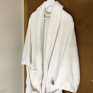 Royal Velvet Robe Womens Sz S Belted Pockets Knee Length Kimono Microfiber Cream